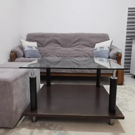 Quiet - & Rent A Car דירה *